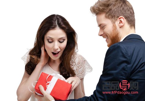 男人突然送禮物怎么辦(男人突然送禮物怎么辦呀)