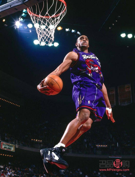 <h3>籃球運(yùn)動(dòng)中的身體護(hù)理全攻略</h3>