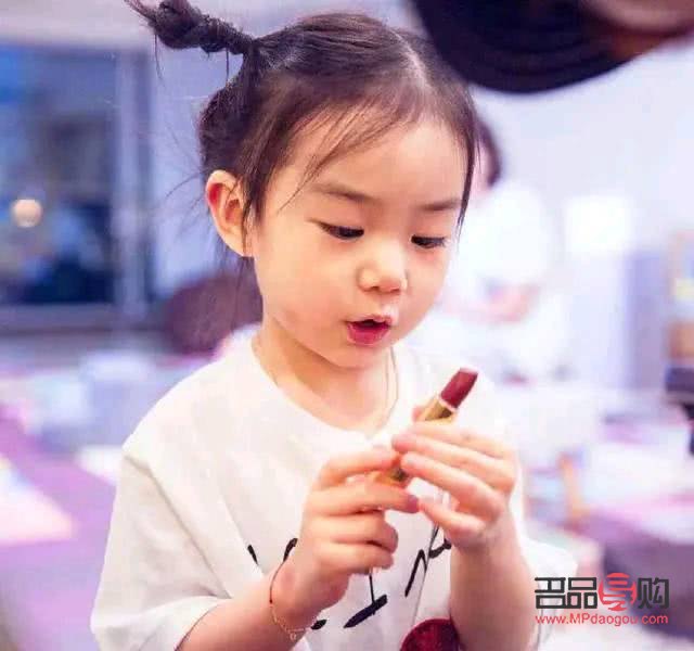 彩妝廣告怎么夸(彩妝廣告怎么夸女生)