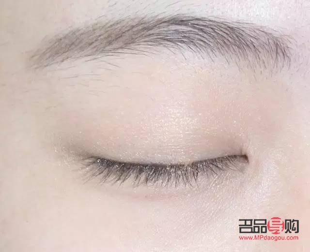 <h3>男生眼妝教程：簡單又好看的步驟指南</h3>