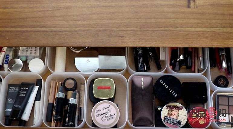 彩妝怎么收納家(彩妝怎么收納家具視頻)