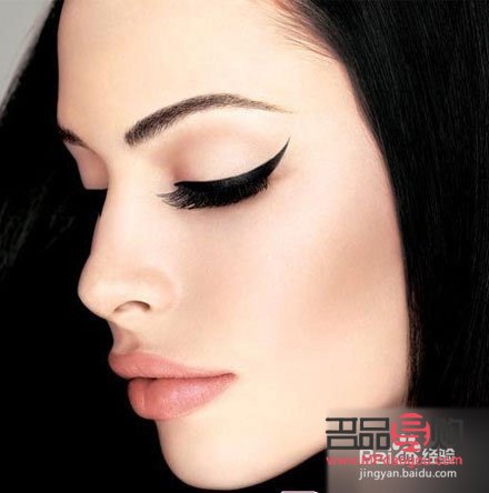 <h1>眼妝完整步驟：打造迷人電眼秘籍</h1>