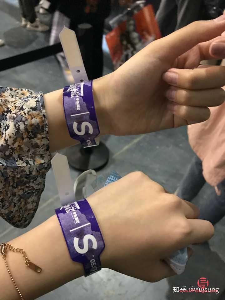 手環(huán)能不能當(dāng)禮物送(手環(huán)能不能當(dāng)禮物送給別人)