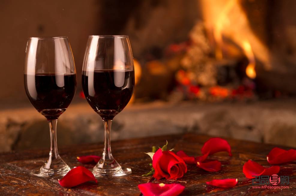 <h3>紅酒煮水果，美容養(yǎng)顏新選擇</h3>