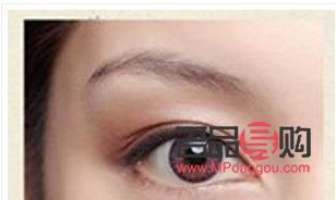 雨天彩妝怎么搭配(雨天彩妝怎么搭配好看)