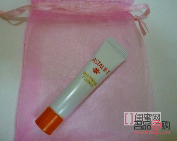 <h3>身體美白護(hù)理霜的精選推薦與深度解析</h3><h3>