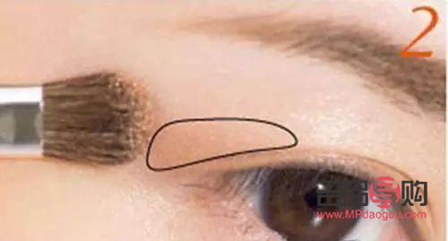 畫眼線最簡單的方法(畫眼線最簡單的方法圖片)