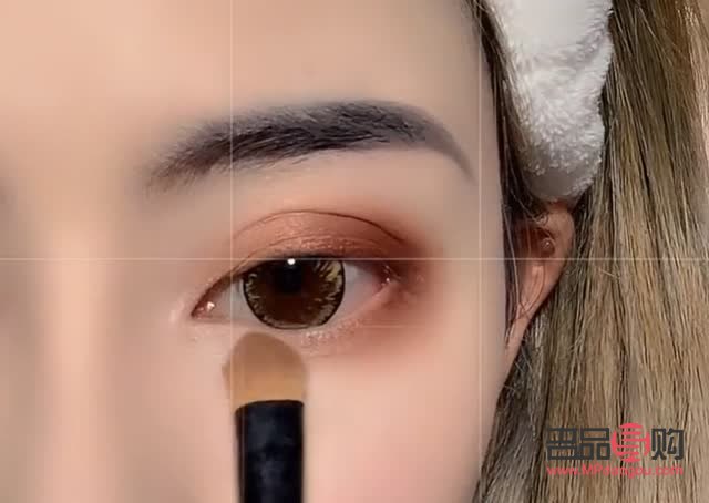 日常眼妝教程，學(xué)生也能輕松上手