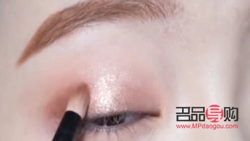 日常眼妝教程，學(xué)生也能輕松上手