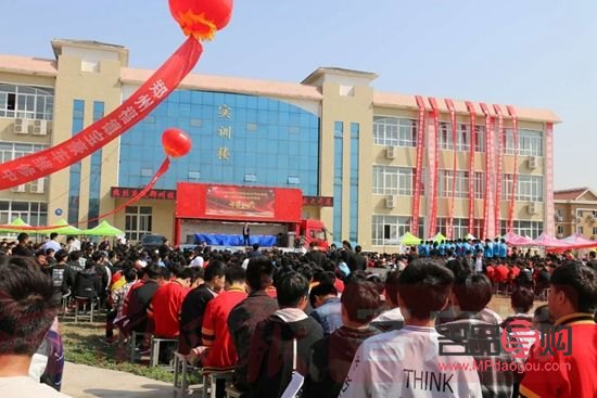 美容招學(xué)員怎么寫(美容招學(xué)員怎么寫簡(jiǎn)歷)