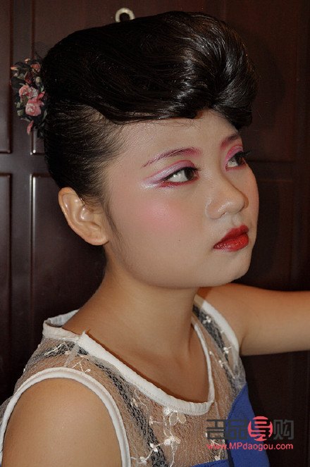 <h3>彩妝蛋化妝全攻略：打造完美妝容的秘密武器</h3>