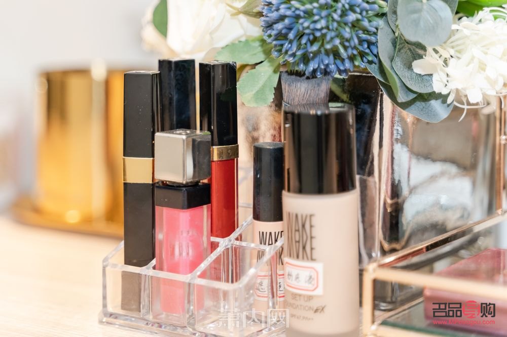 <h1>彩妝收納大師之路：從混亂到精致的華麗轉身</h1>