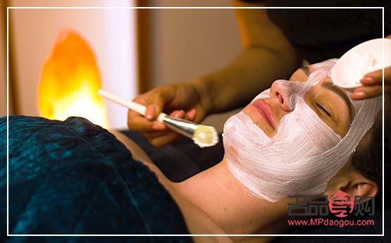 <h3>艾灸美容：傳統(tǒng)中醫(yī)療法煥發(fā)肌膚光彩</h3>