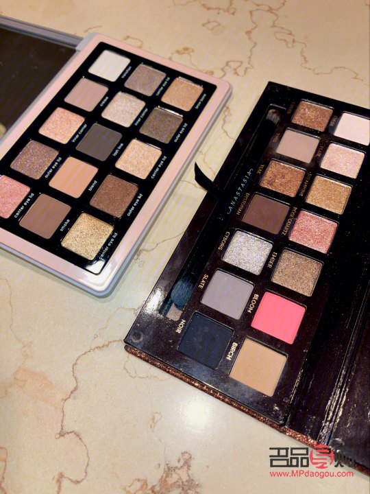 <h3>如何精準(zhǔn)挑選適合自己的彩妝盤</h3>