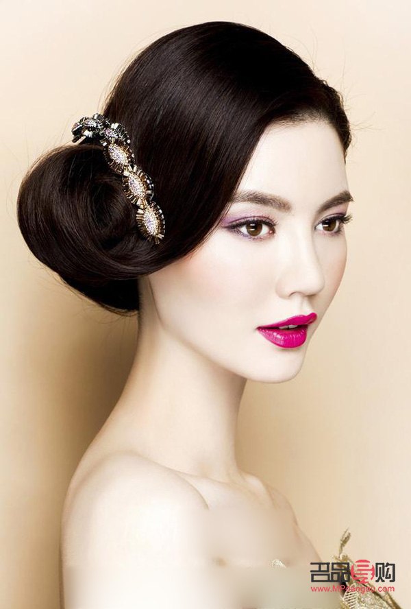 怎么找彩妝(彩妝在哪里)