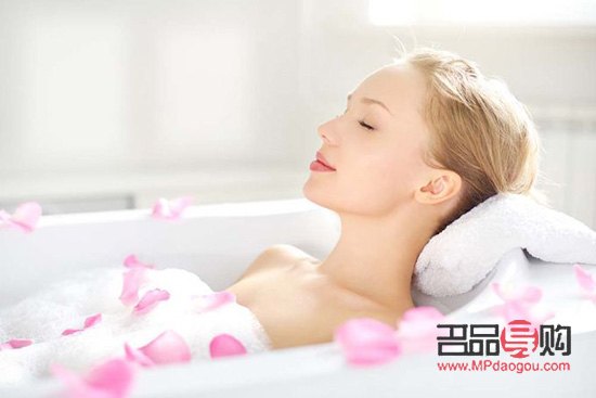 牛奶沐浴美容法，讓肌膚如絲般柔滑