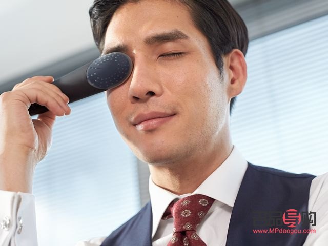 早上起床眼睛浮腫怎么回事(最近早上起床眼睛浮腫怎么回事)