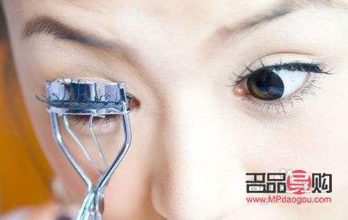 眼睫毛怎么粘(眼睫毛怎么粘上去的視頻)