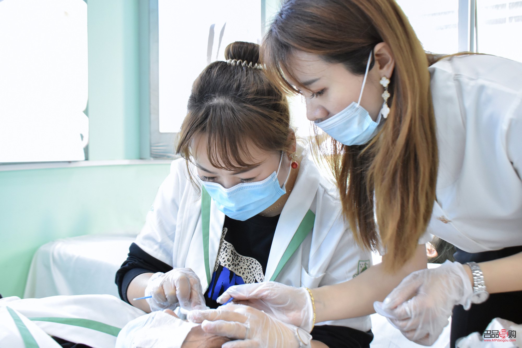 學(xué)美容學(xué)習(xí)多少錢(學(xué)美容大概多少錢)