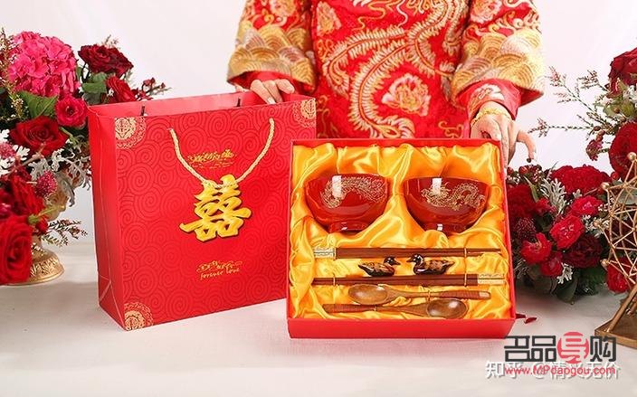 新婚朋友來送禮物好嗎(新婚朋友來送禮物好嗎女生)