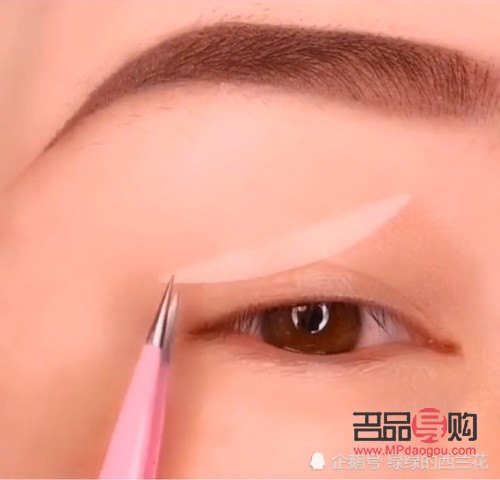 腫眼泡貼雙眼皮貼教程(腫眼泡怎么貼雙眼皮貼教程視頻)