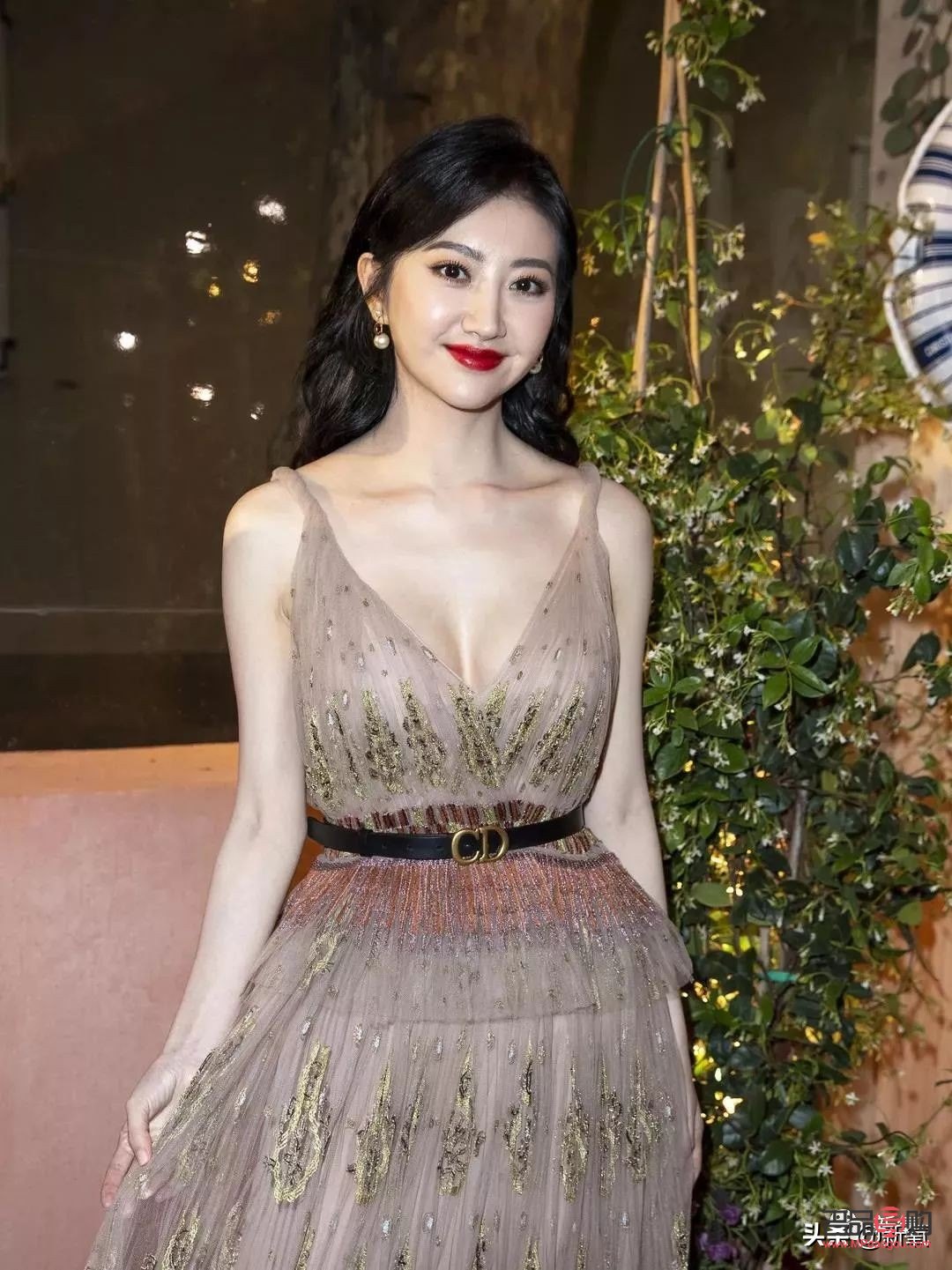 雙眼皮一邊寬一邊窄怎么修復(fù)好(雙眼皮一邊寬一邊窄怎么修復(fù)好呢)