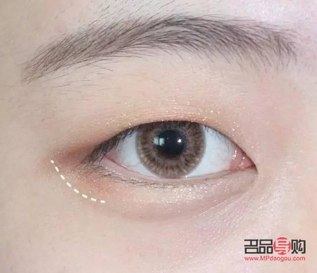 <h3>眼妝化法圖解：打造迷人電眼的秘訣</h3>