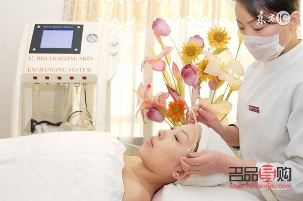 <h3>美容工作好嗎？探究美容行業(yè)的優(yōu)劣與發(fā)展前景</h3>