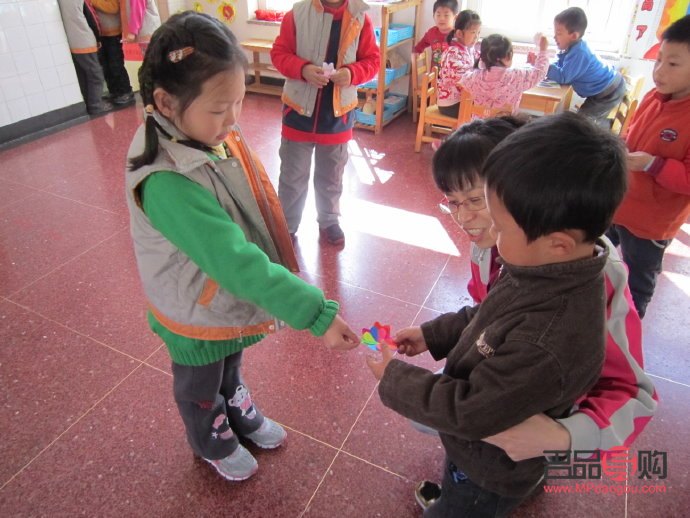 送對(duì)象妹妹禮物送什么(送對(duì)象妹妹禮物送什么花比較合適)