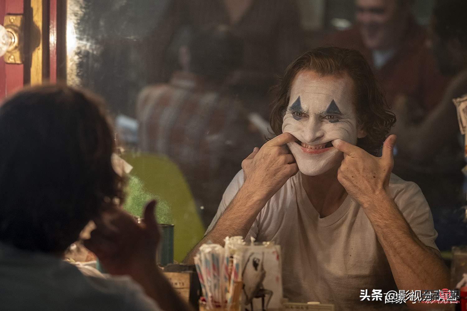 彩妝小丑怎么畫(彩妝小丑怎么畫圖片)