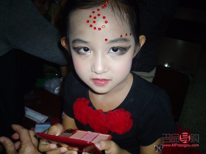 拉丁彩妝畫法大揭秘