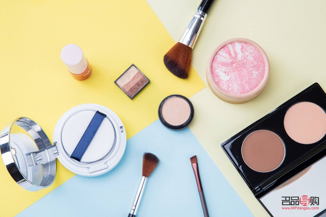 彩妝是怎么制作的(彩妝是怎么制作的呢)