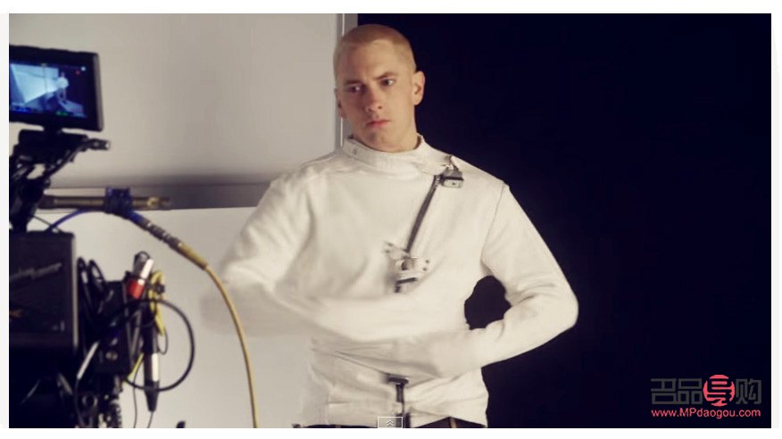 <h3>眼睛凸出來怎么治：了解成因，尋求專業(yè)治療</h3>