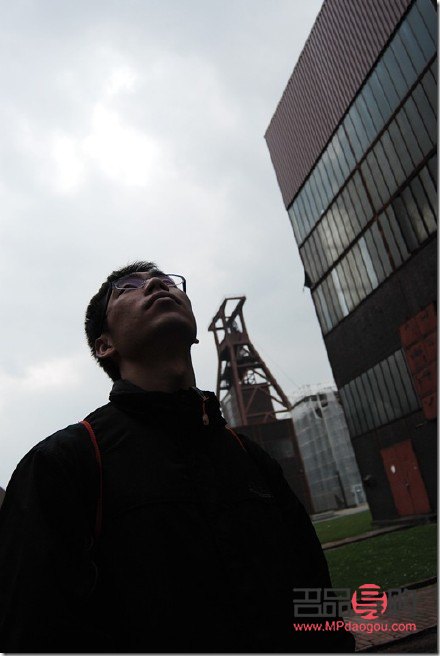 <h3>眼睛凸出來怎么治：了解成因，尋求專業(yè)治療</h3>