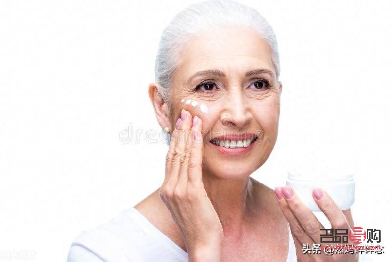 <h3>老年彩妝繪畫指南：打造優(yōu)雅歲月的美麗印記</h3>