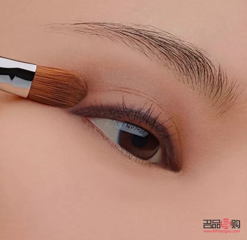 眼妝都需要什么工具和材料(眼妝都需要什么工具和材料呢)