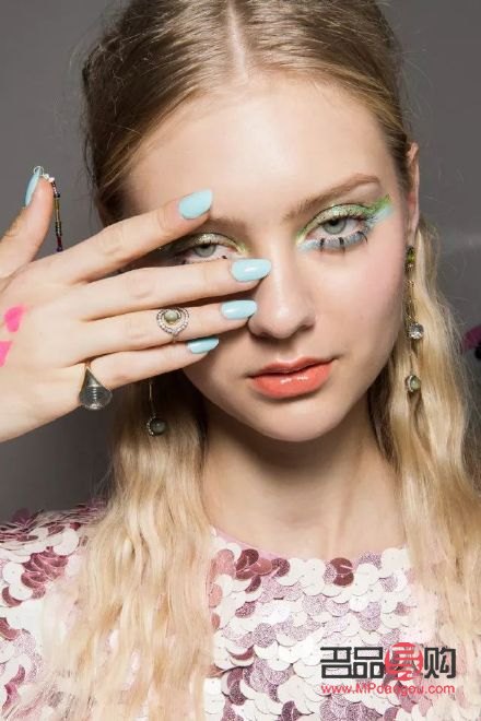 創(chuàng)意彩妝怎么拍(創(chuàng)意彩妝怎么拍好看)