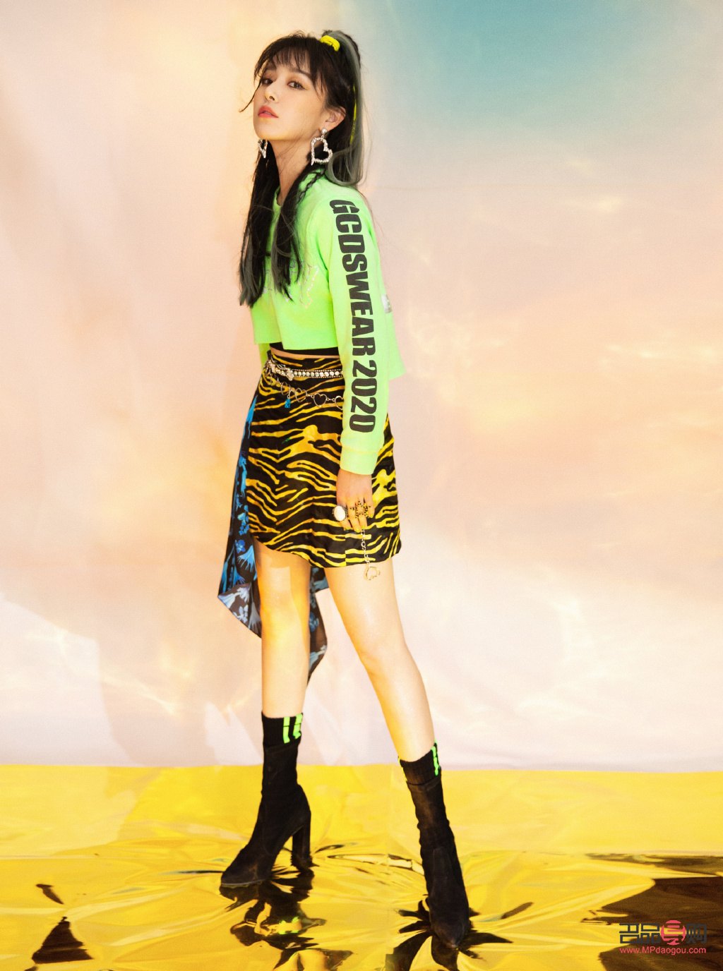 絲絲生日送什么禮物好(生日送絲巾有什么說法么?)