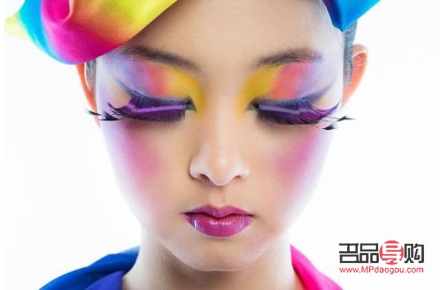 如何融合彩妝(彩妝如何搭配)