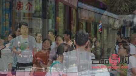 賣菜的過年發(fā)什么禮物(賣菜的過年發(fā)什么禮物好)