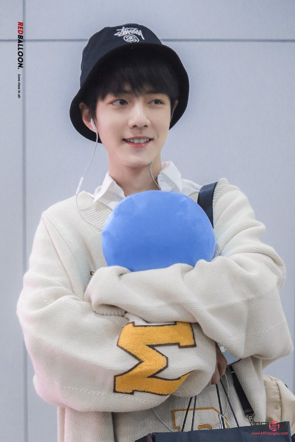 上眼皮下垂什么原因(一個(gè)上眼皮下垂什么原因)