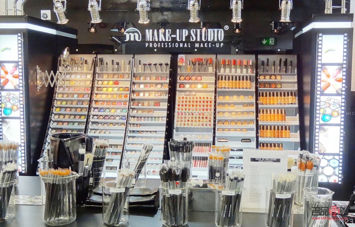 店里彩妝怎么擺設(shè)(店里彩妝怎么擺設(shè)圖片)