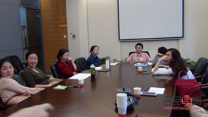 美容導(dǎo)師如何(美容導(dǎo)師如何給美容師開會)