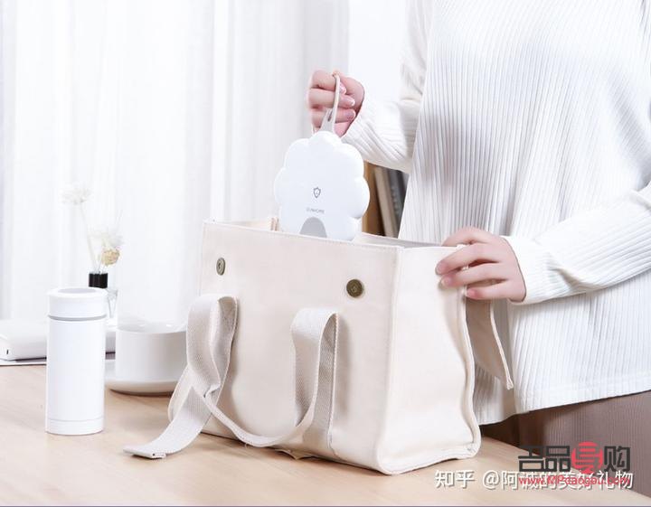 <h3>選擇適合老人的禮物：關(guān)愛與實用的完美結(jié)合</h3>