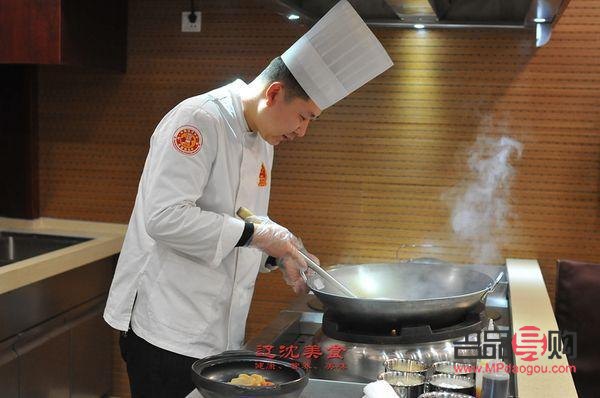 進廚房送什么禮物最好(進廚房送什么禮物最好呢)