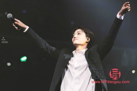 <h3>劉維的深情獻(xiàn)禮：一份特別的母親節(jié)禮物</h3>