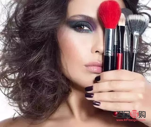 化彩妝怎么護(hù)膚(化彩妝怎么護(hù)膚效果好)