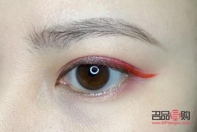 <h3>眼線筆如何巧妙開眼角</h3>
