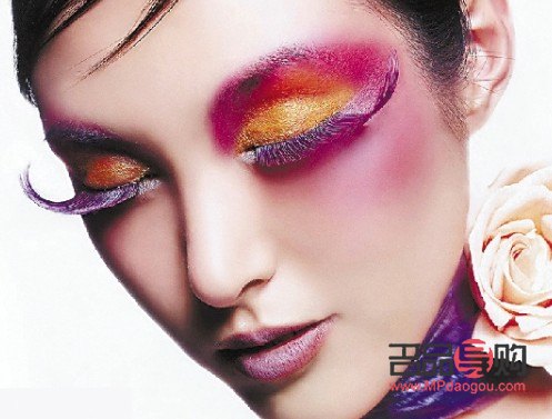 花臉彩妝怎么保養(yǎng)(花臉彩妝怎么保養(yǎng)好看)