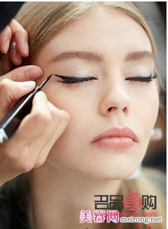 彩妝卸妝全攻略——打造清爽潔凈的肌膚之旅